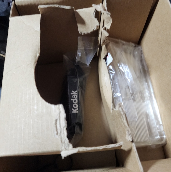 KODAK EUC EASY SHARE Z1015 IS DIGITAL CAMERA 10MP - Picture 4 of 10